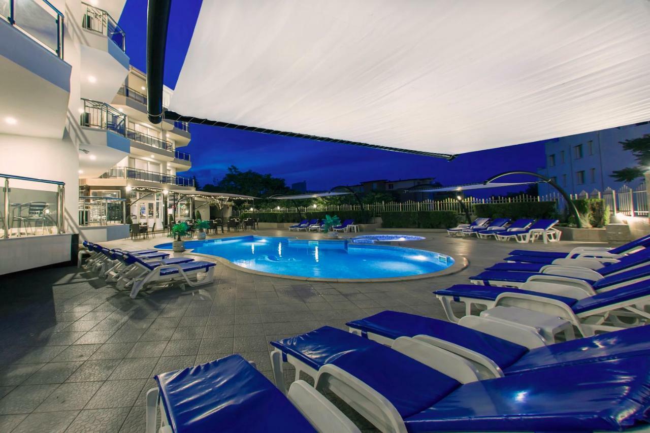 Адена Трейд Еоод Chernomorets Luaran gambar